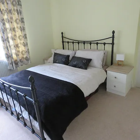 Cleveliot House 4*